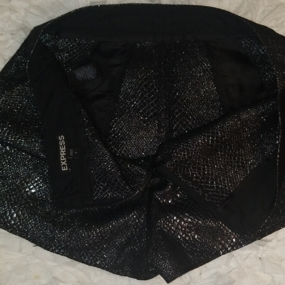 Short - Picture 3 of 4